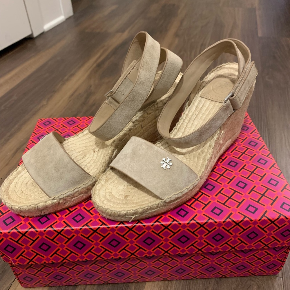 NEW Tory Burch Wedge Espadrilles - Sand Suede Size 7